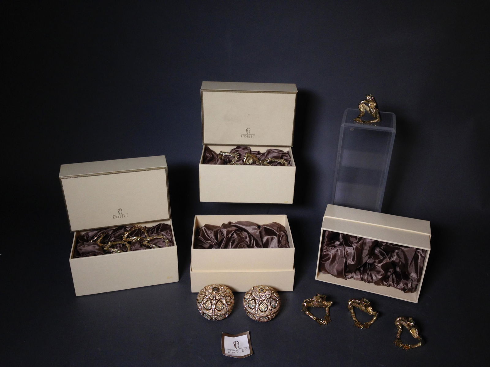 New Boxed L'Objet Frog Form Holders & Lidded Boxes: New Boxed L'Objet Frog Form Holders & Lidded Boxes ++ 12 frog card holders 1.75" tall ++ Two lidded boxes 2"_x000D_ Condition: New condition.
