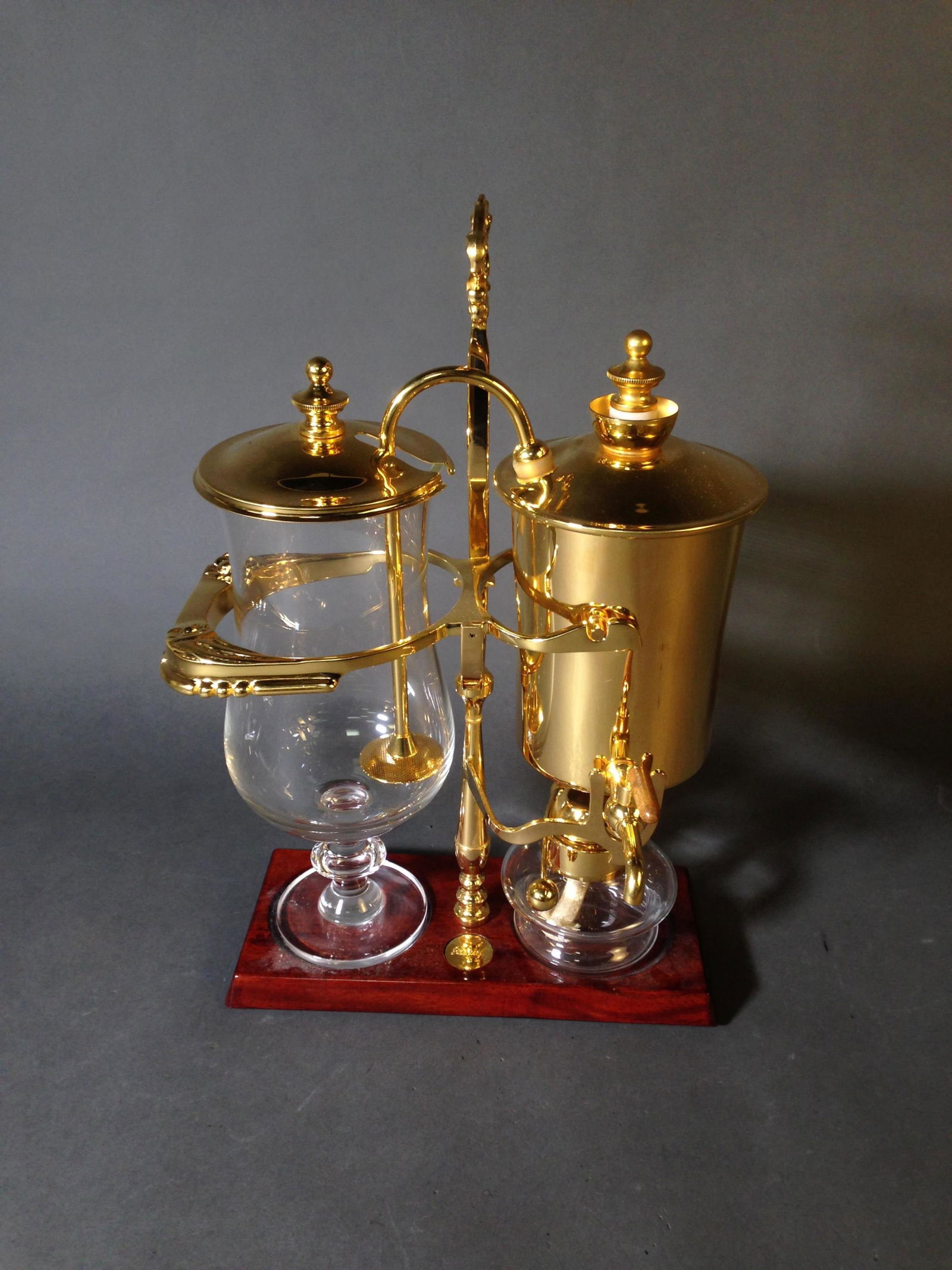 Belgian Royal Balance Brewer Siphon Coffee Maker: Belgian Royal Balance Brewer Siphon Coffee Maker ++ 15" tall_x000D_ Condition: Like New condition