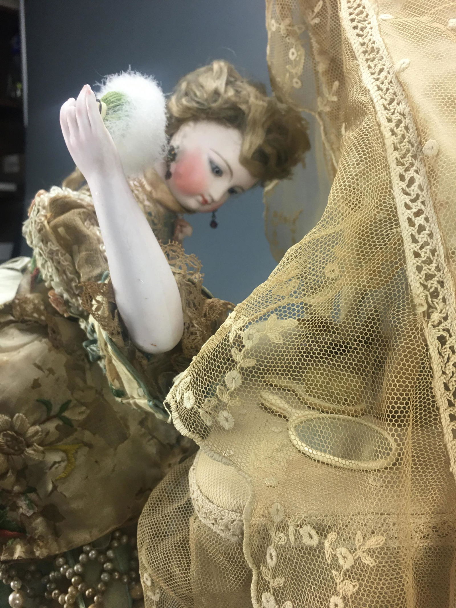https://p1.liveauctioneers.com/179/166006/83785155_15_x.jpg?auto=webp&format=pjpg&version=1586461496
