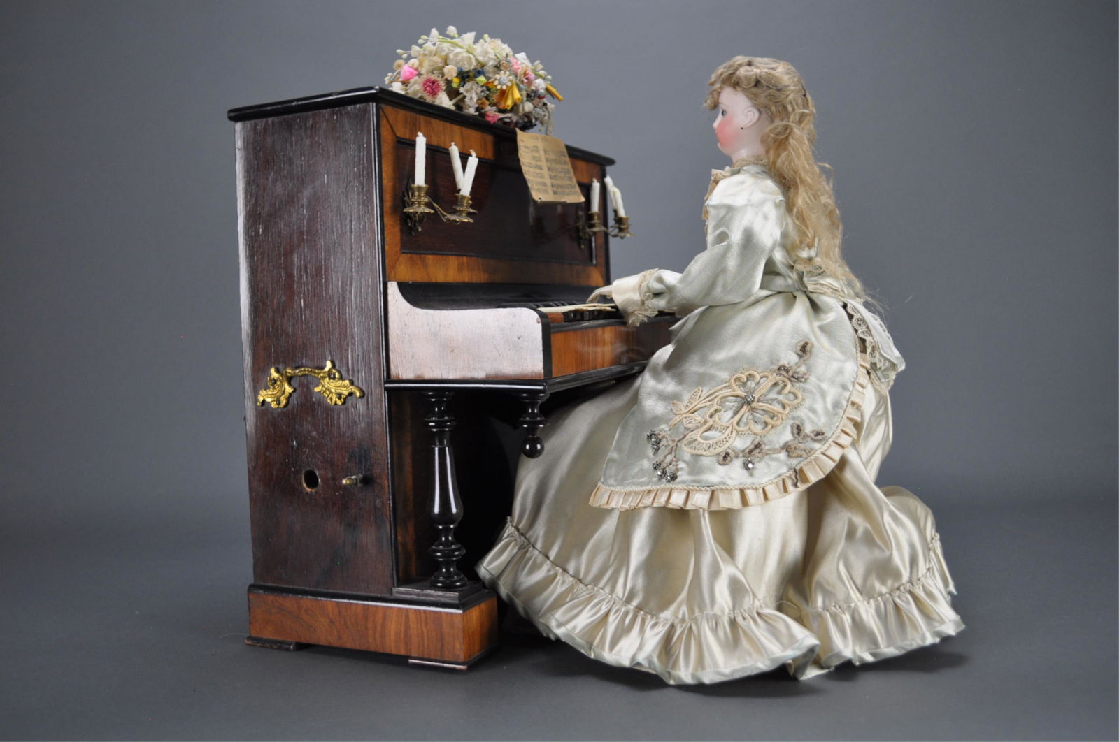 https://p1.liveauctioneers.com/179/166006/83785156_1_x.jpg?auto=webp&format=pjpg&version=1586461496