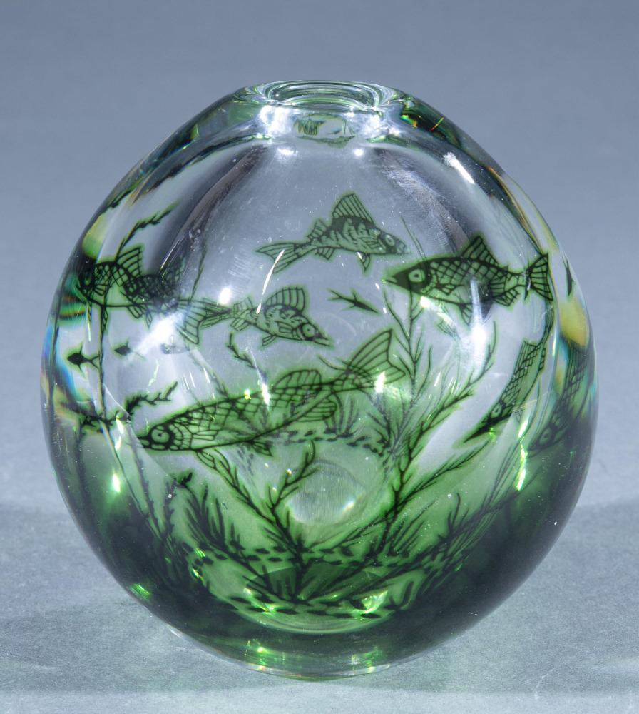 Edward Hald for Orrefors, Graal bowl.: An Edward Hald (Swedish, 1883-1980) for Orrefors art glass vessel. Swedish. 20th century. "Graal Bowl." From the aquatic series depicting various fish and plants. Air bubbles along body. Marked and si