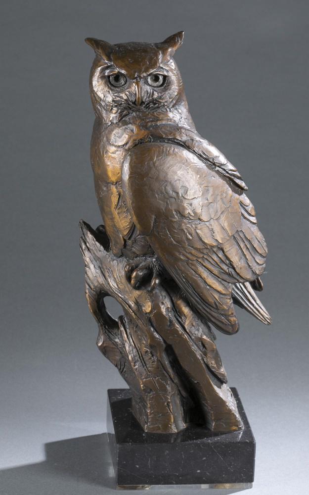 Kent Ullberg, "Nightwatch", bronze, 20th c.: Ullberg, Kent (Swedish/American, b. 1945). "Nightwatch" Bronze owl perched on a branch with marble base. Marked "Ullberg 13/20" on base. 17" x 8" x 6". Base: 2" x 6" x 6". Shipping: This lot does not 