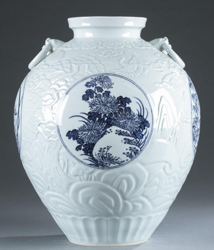 Large Korean porcelain vase, Ahn Dong Oh, 20th c. (1 of 6)