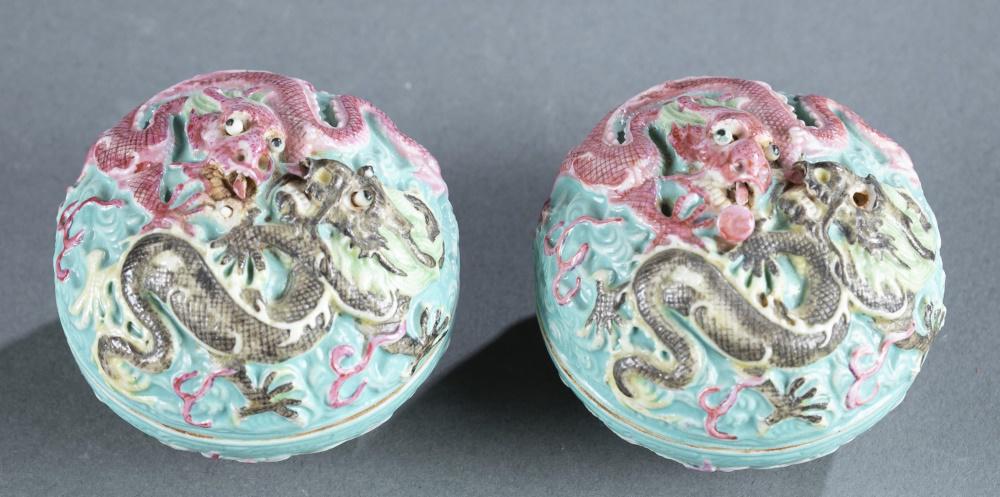 2 Chinese porcelain ink boxes, Qianlong mark. (1 of 6)