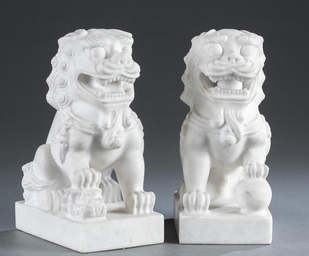 2 Marble foo lion statues. (1 of 7)