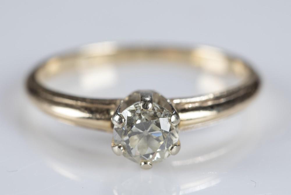 0.55ct Solitaire diamond 14k gold ring. (1 of 4)