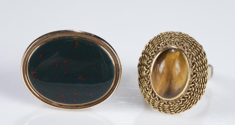 2 Pieces of jewelry with semi-precious stones. (1 of 6)