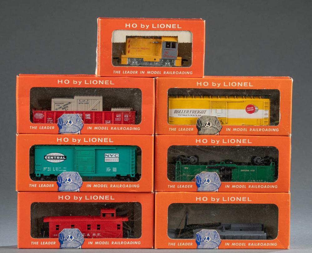 7 Lionel HO train models in original box. (1 of 4)