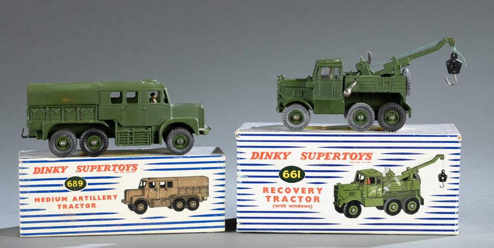 2 Dinky Toys military vehicles, in original boxes. (1 of 7)