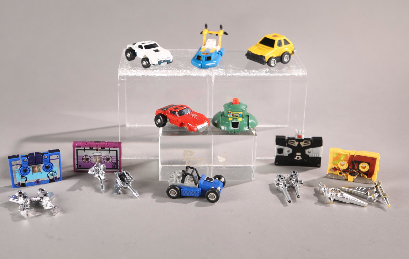 10 G1 Transformers Mini Cassettes & Mini Vehicles: A group of ten Complete Hasbro G1 Transformers Mini Cassettes & Mini Vehicles. ++ Four 1988 Mini Cassettes. Including Beastbox with two weapons. Steeljaw with two gold missiles. Ratbat with two silver