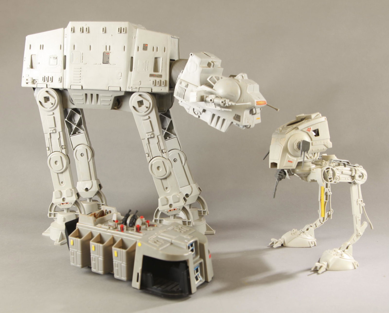 3 Star Wars original series Imperial vehicles.: A group of three incomplete Kenner Star Wars original series Imperial vehicles. ++ 1981 AT-AT All Terrain Armored Transport walker. Incomplete missing cockpit cover and light for laser canons. 18 1/2"