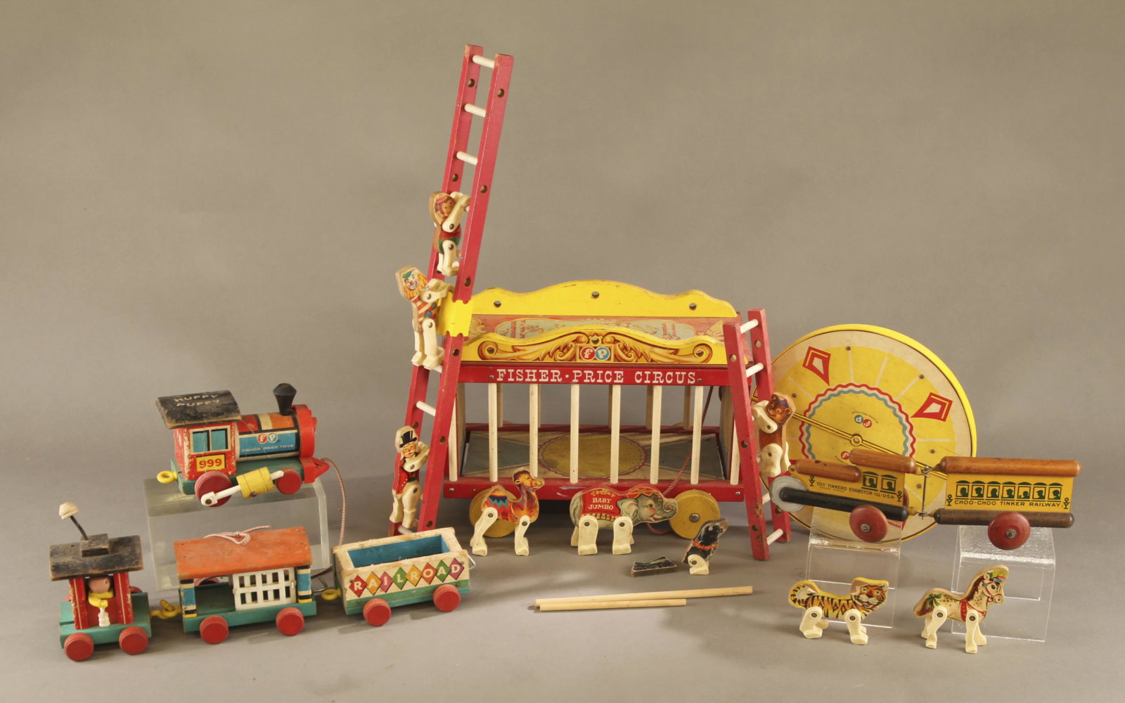 Vintage Fisher Price and Toy Tinkers wood toys.: Vintage Fisher Price and Toy Tinkers wood toys. ++ Fisher Price Circus wagon No. 900, Circa 1960. Including circus ring, three ladders with one connector, clown figure, ringmaster figure, tiger figure