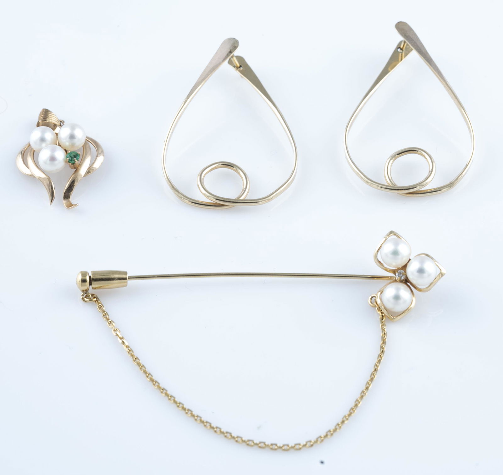 3 Pieces of 14k gold jewelry. (1 of 7)