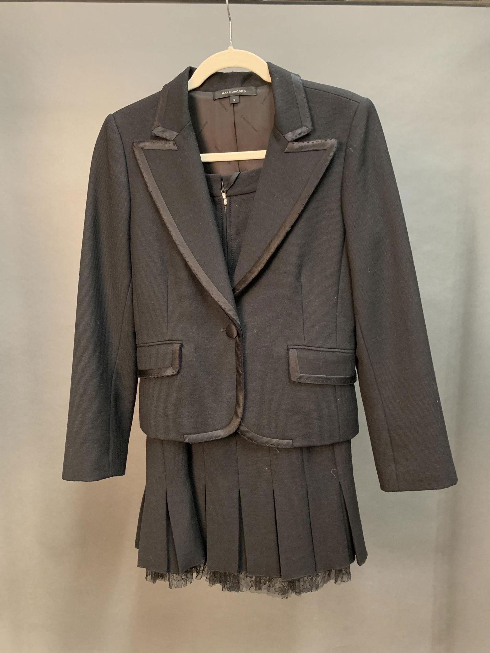 Marc Jacobs Skirt Suit. (1 of 4)