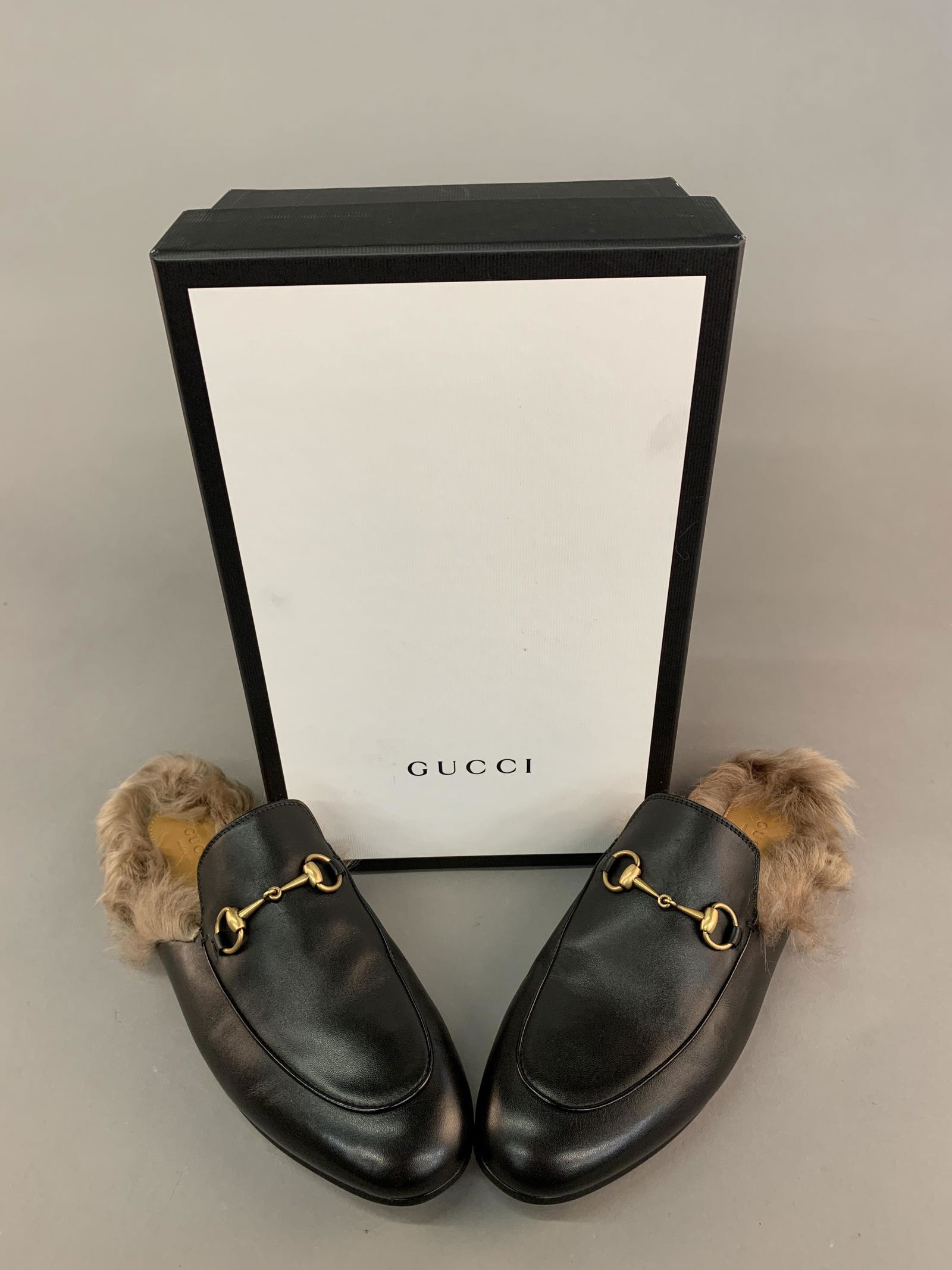 Gucci women's slippers. (1 of 6)