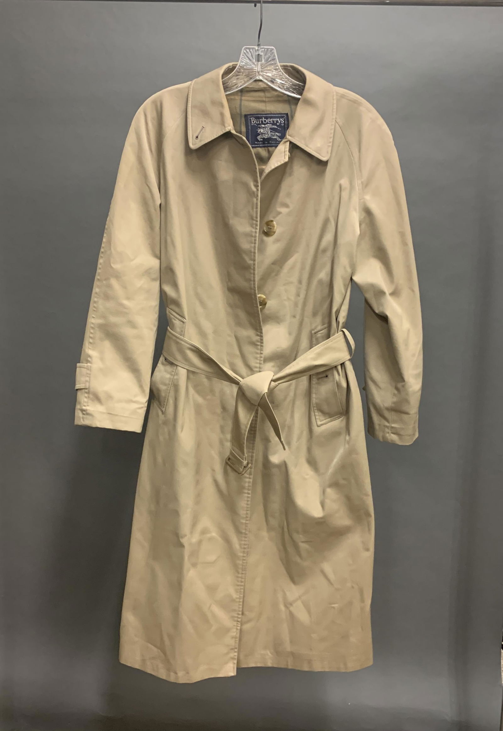 Burberry Trench Coat. (1 of 3)