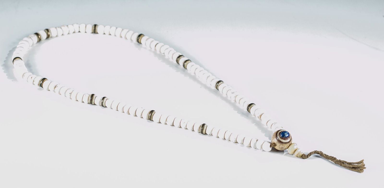 Naga conch shell necklace. (1 of 4)