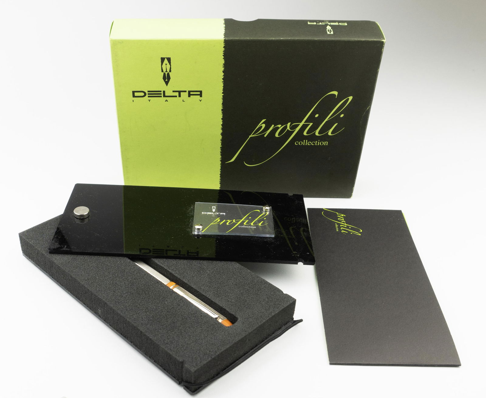 Delta "Profili" Sterling Silver Rollerball Pen (1 of 3)