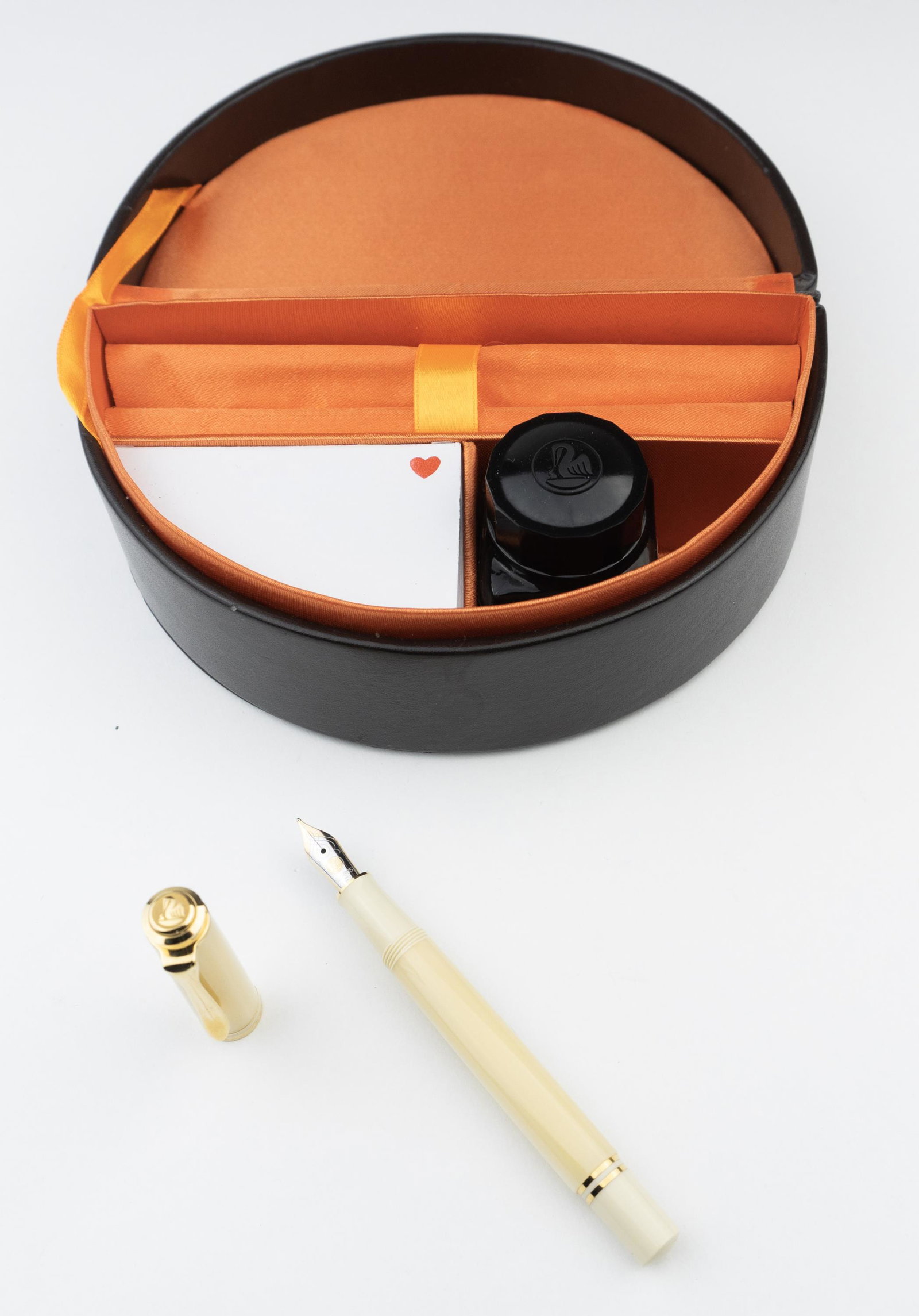 Pelikan "Souveran" Fountain Pen Set (1 of 2)