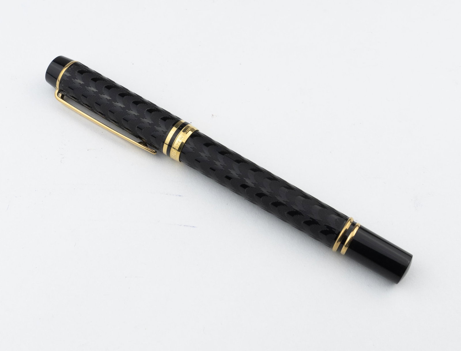 Waterman Ideal Paris Fountain Pen: Waterman Ideal Paris Fountain Pen with 18 nib, glossy black barrel with gold tone details.