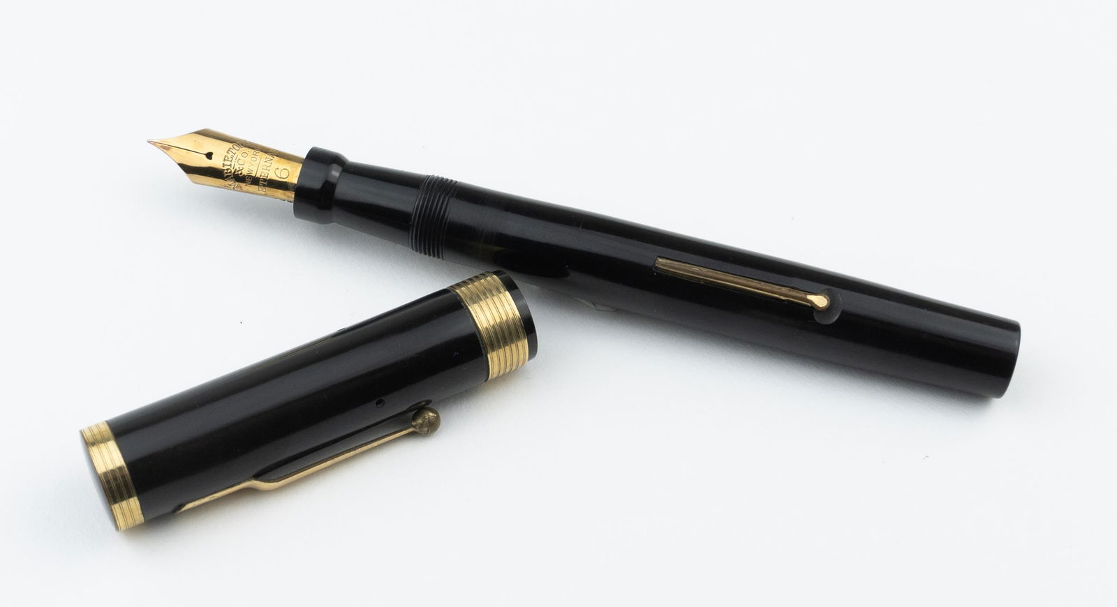 Mabie Todd Swan Eternal Fountain Pen (1 of 2)