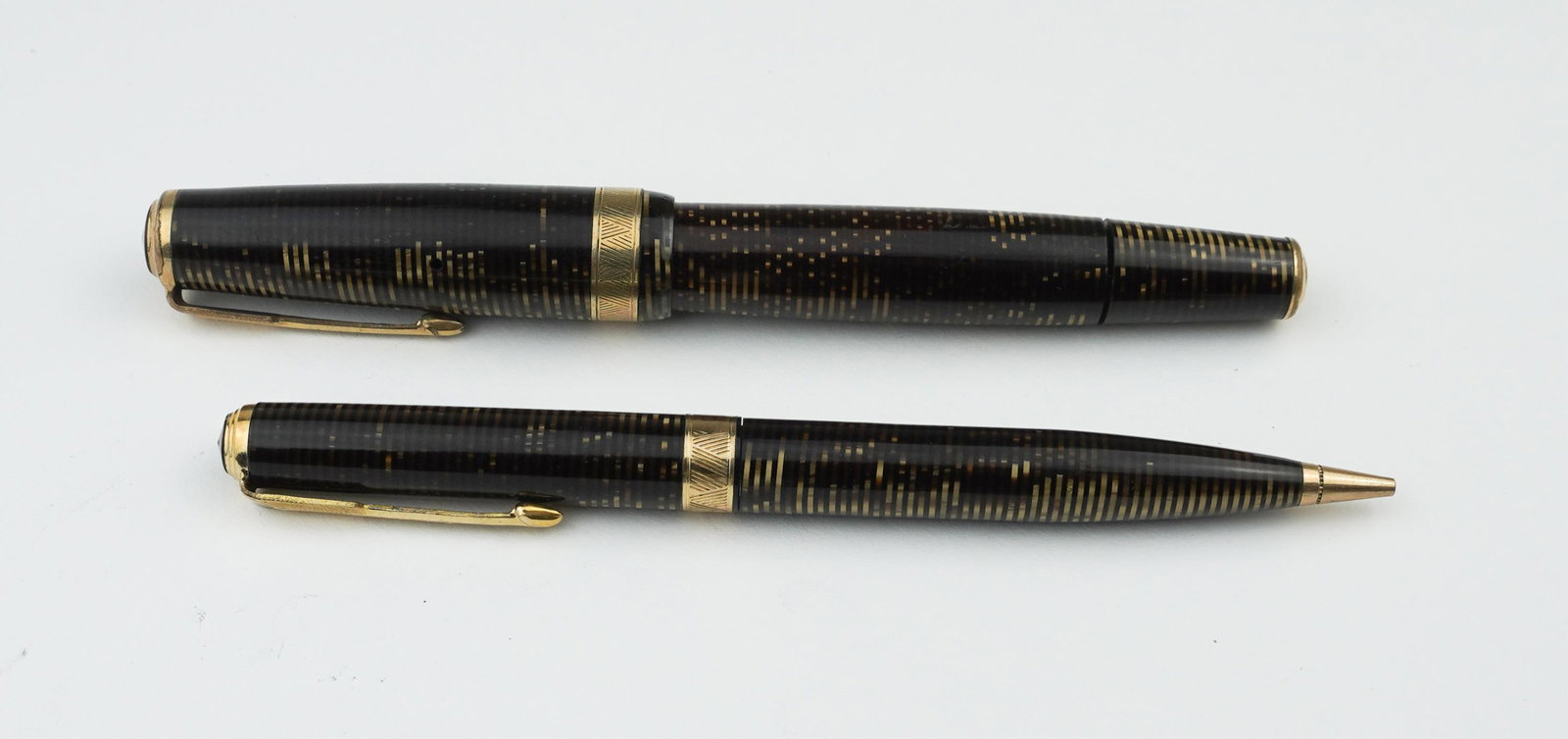 Parker Vacumatic Maxima Fountain Pen/Pencil Set (1 of 2)