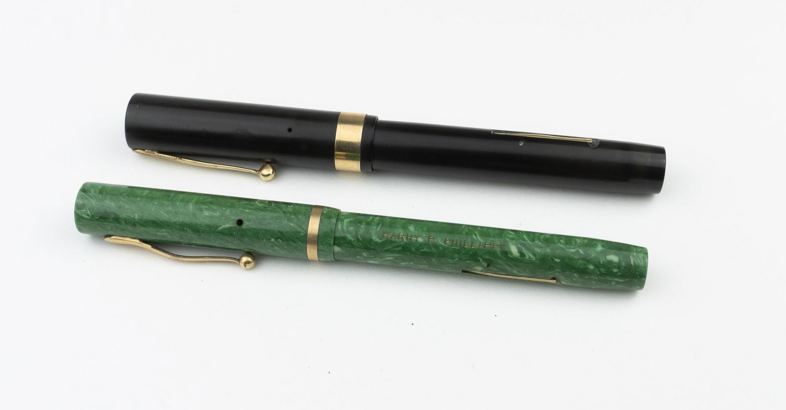 Two Sheaffer Fountain Pens (1 of 2)