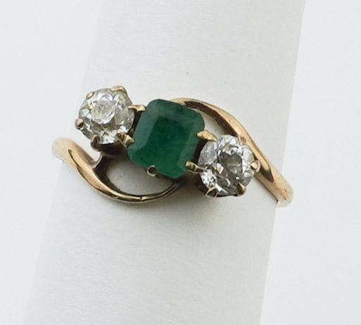 14KYG Diamond and Emerald Ring (1 of 2)