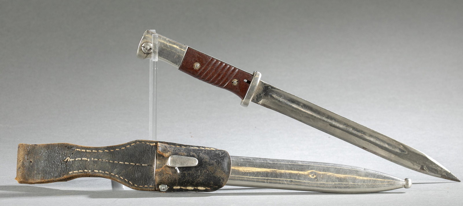 German M1884/98 III bayonet with scabbard.: A German Model 1884/98 III E. & F. Hörster, Solingen bayonet with scabbard. Ricasso marked "44asw" and serial 2915. Matching serial steel sheath. Blade: 9 7/8" Overall: 15 1/4" Sheath 10 3/4"