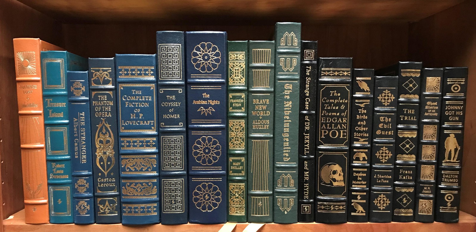 17 Vols. Easton. Literature.: [Easton][Literature]17 volumes of Literature. The Easton Press. All editions bound in Leather with silk moire endpapers, all edges gilt, unless otherwise noted. ++ John Milton. Paradise Lost. 1976. ++