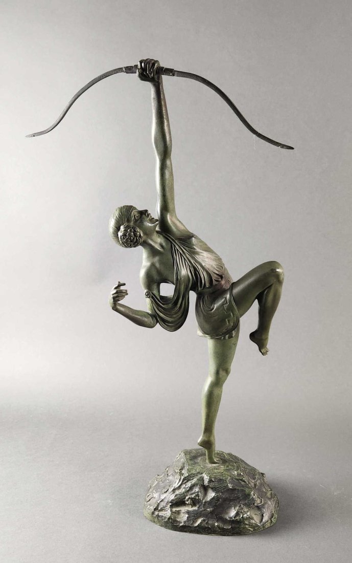 Le Faguays "Tireuse Ã lâ€™Arc" bronze sculpture.: A Pierre Le Faguays (French, 1892-1962) "Tireuse Ã lâ€™Arc" green patina bronze sculpture. Inscribed signature "Le Faguays" along base. Foundry inscribed signature "Susse Fres, Edtn Paris" wit