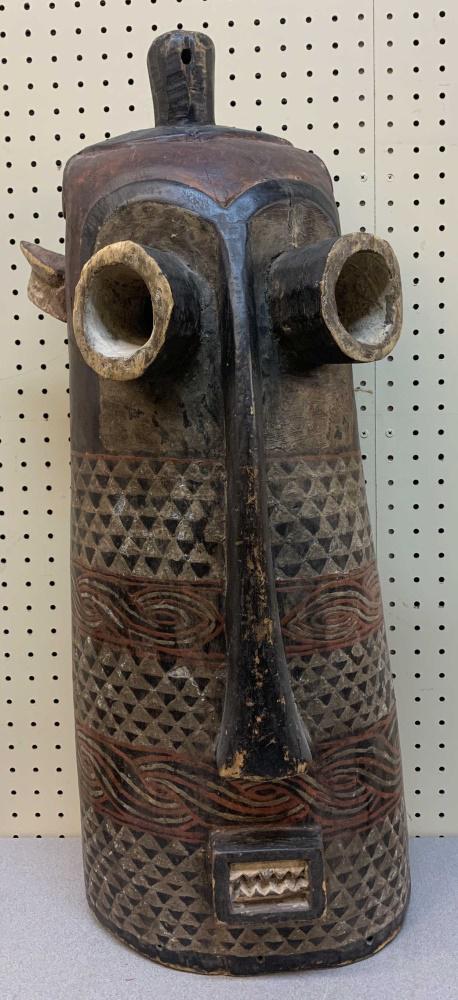 Pende Style Mask, DRC. (1 of 6)