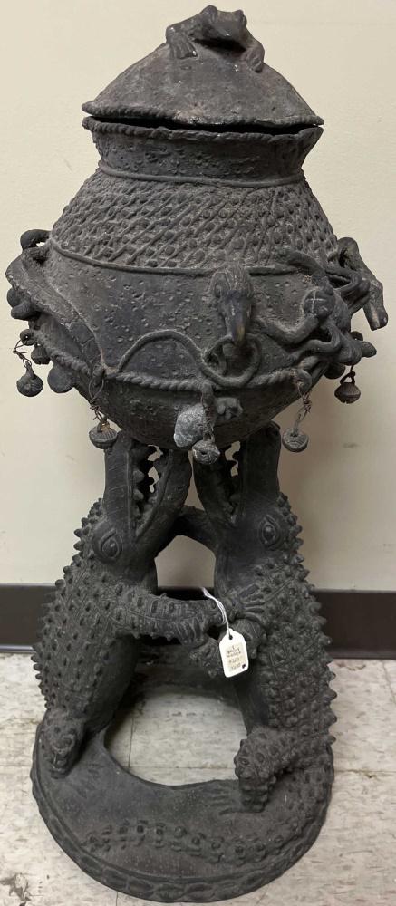Benin Style Vessel. (1 of 4)