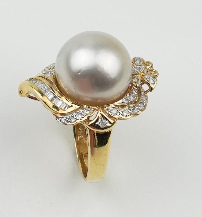 18KYG South Sea Pearl and Diamond Ring (1 of 2)