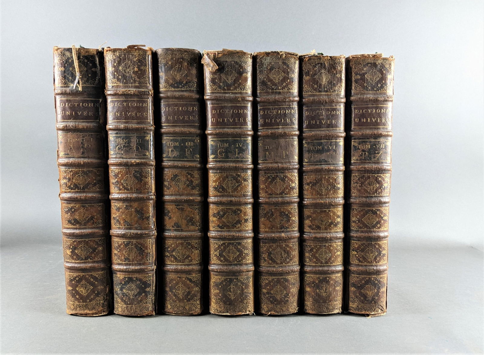 7 vols. Dictionnaire Universel Francois et Latin. (1 of 3)