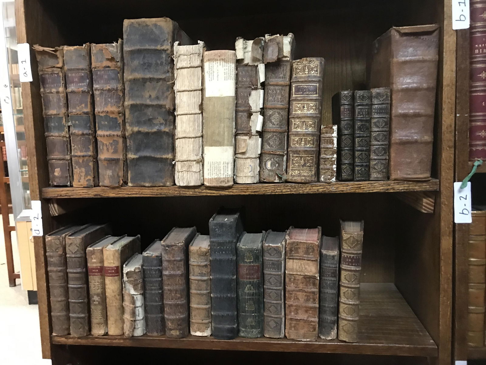 38 Vols. 17th/18th century Religious Works.: 38 volumes. All bound in contemporary leather. (1) Roberto Bellarmine. Explanatio In Psalmos. Lugdini, Horatii Cardon, 1611. 4to., Modern leather. (2) Les Morales de S. Gregoire Pape sur Le Livre de J