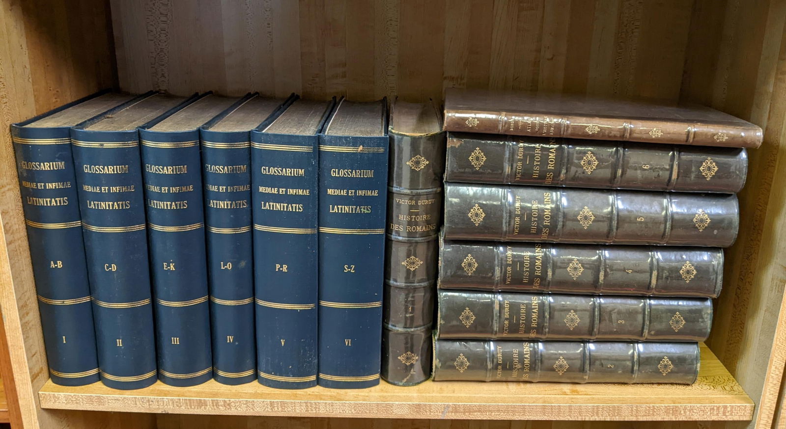 13 Vols. Glossarium Mediae et Infimae Latiniatis. (1 of 1)