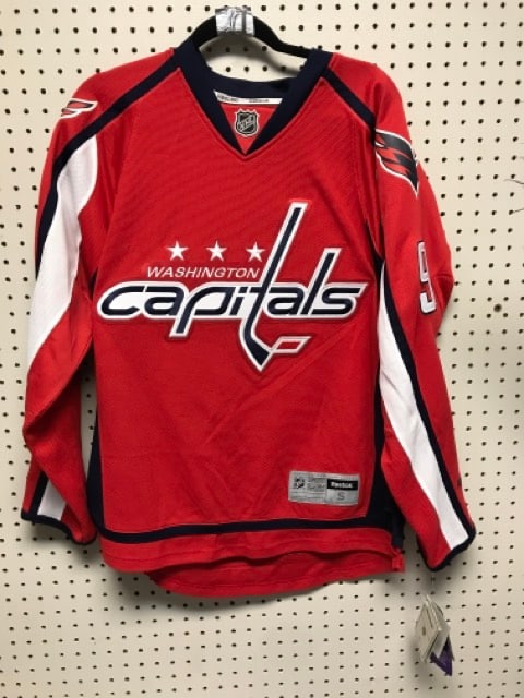 Evgeny Kuznetsov Autographed Jersey (1 of 4)