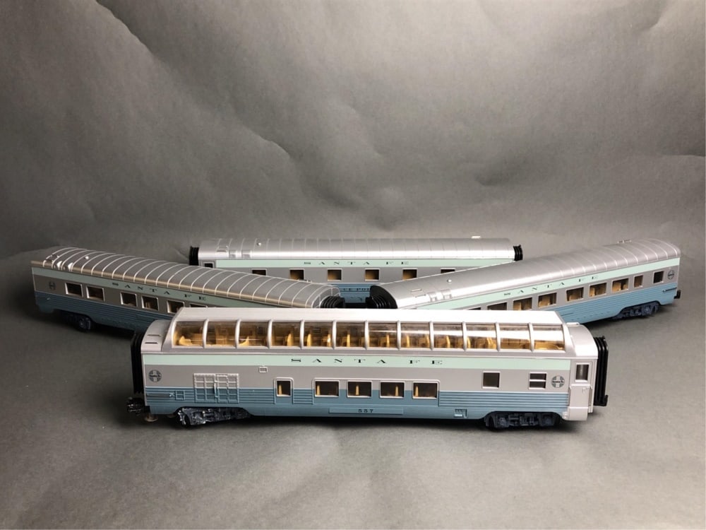 MTH - Santa Fe passenger cars (1 of 20)