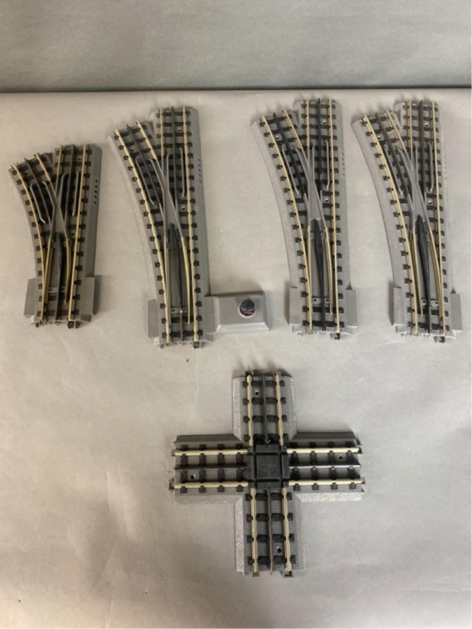 MTH RealTrax switches and crossover (1 of 11)