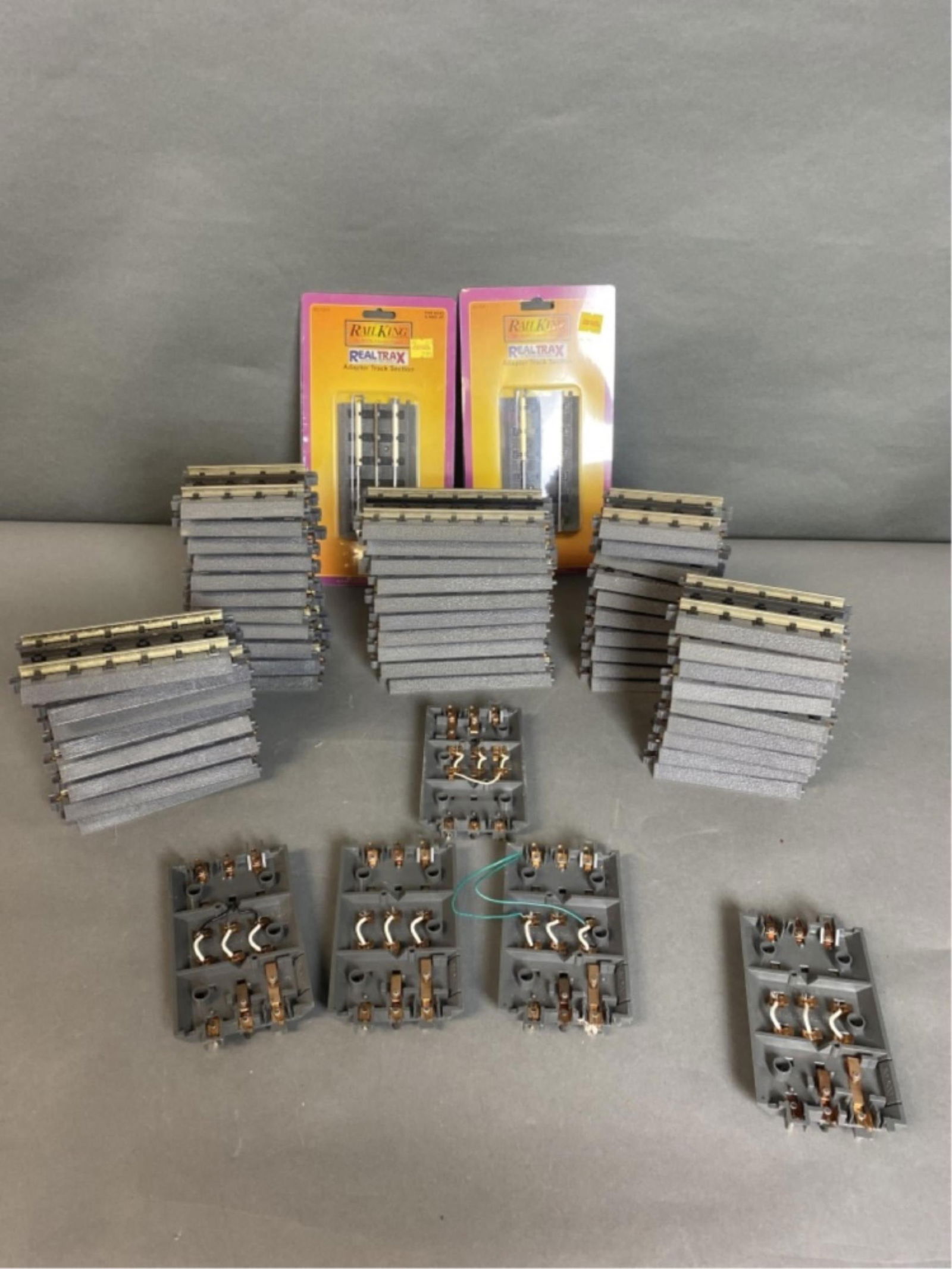 MTH. RealTrax assortment of straight track (1 of 11)