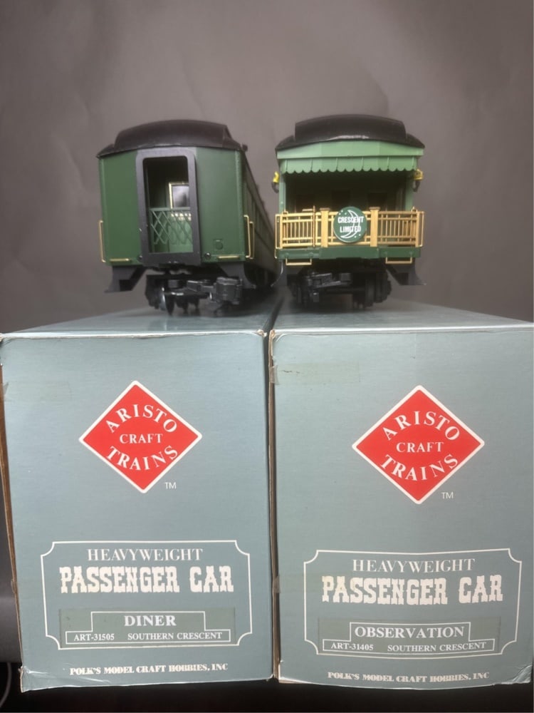 Aristo craft heavyweight observation and diner car: Aristo craft heavyweight observation and diner cars (2 total) - Crescent Limited ART 31405 and 31505 Car numbers are 1405 (observation) and 1505 (diner); both come with original boxes; 31405 has a bro