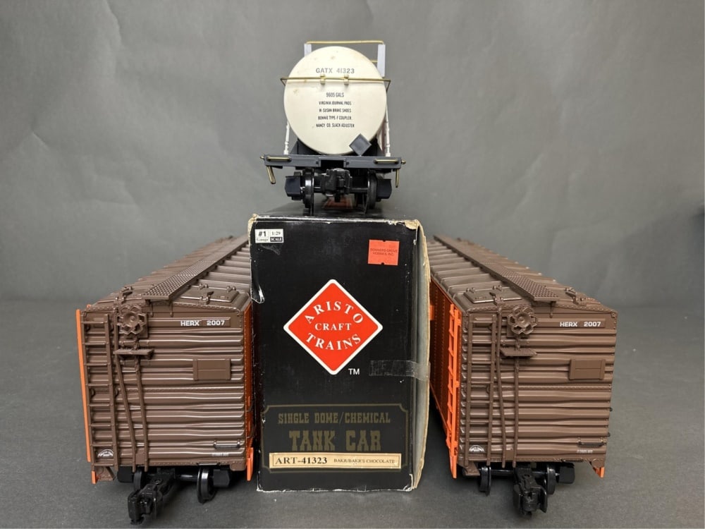 Aristo craft reefer cars (2) and single dome tank (1 of 20)