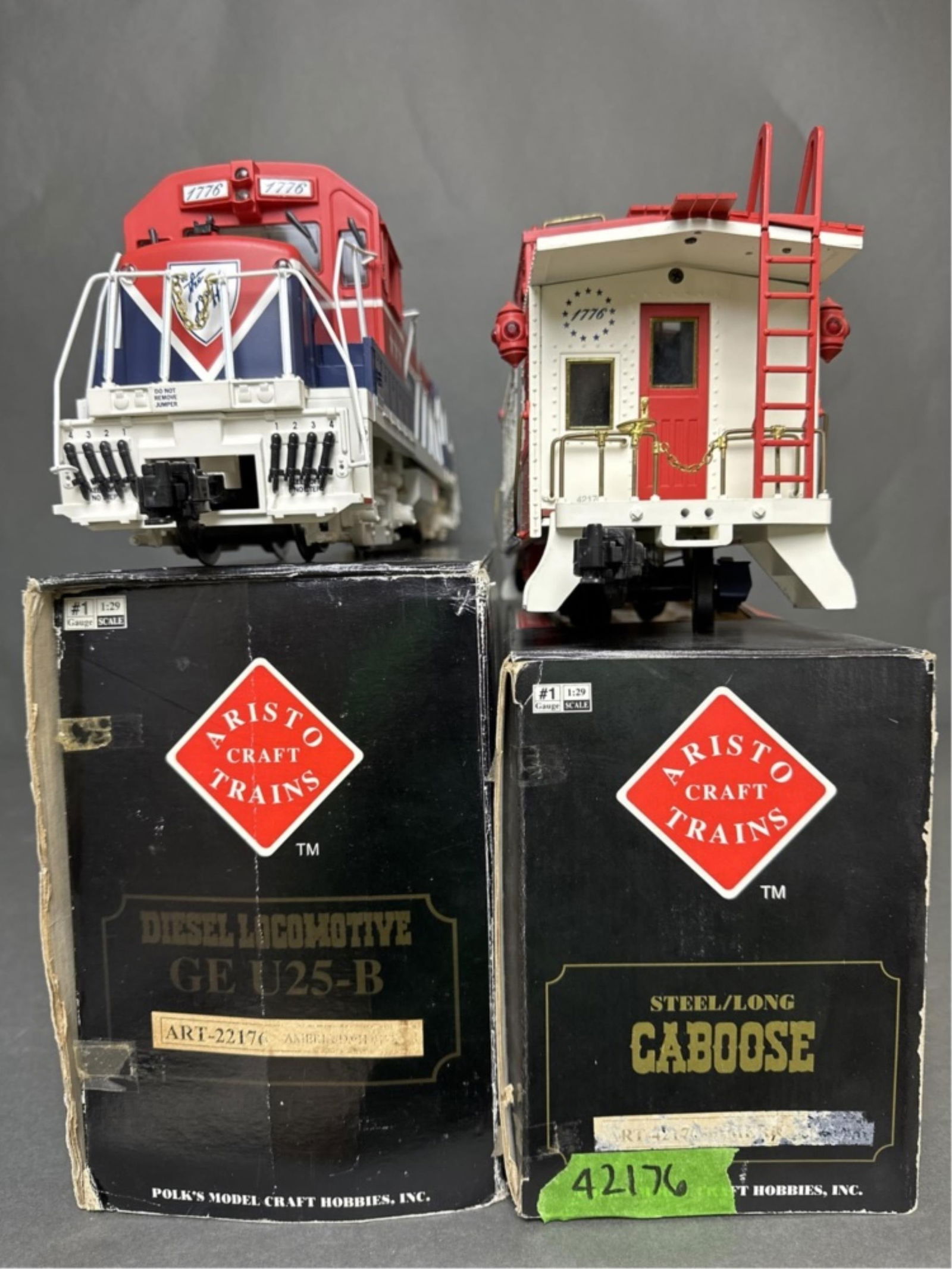 Aristo craft Diesel Locomotive GE U25-B and steel/ (1 of 20)