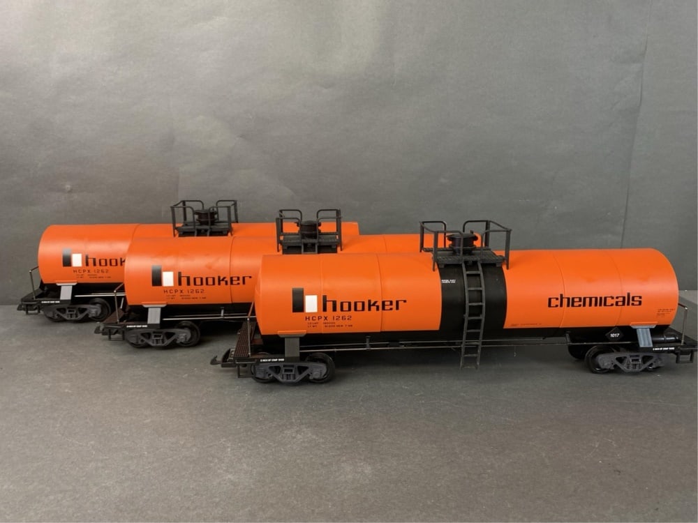 LGB 41873 G scale Hooker chemils tank car (1 of 16)