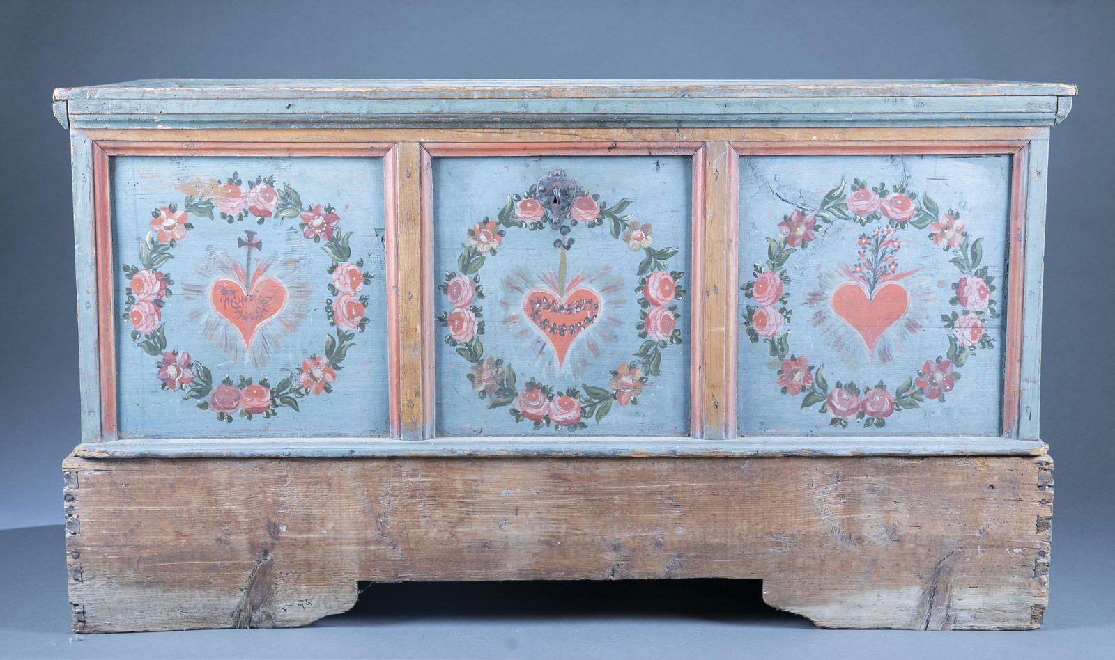 Alpine Europe blanket chest (1 of 3)