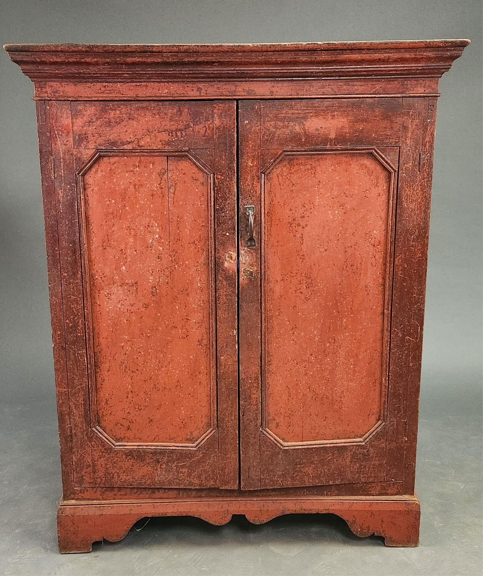 Antique painted two door cabinet. (1 of 4)