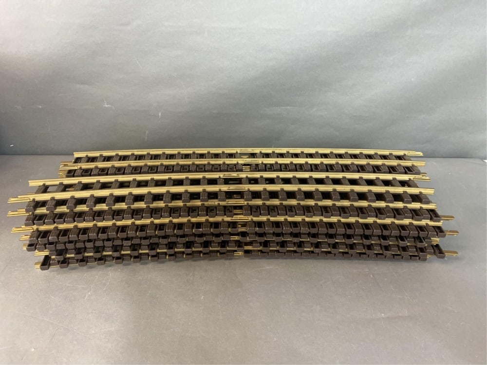 LGB 18000 curved tracks (1 of 6)