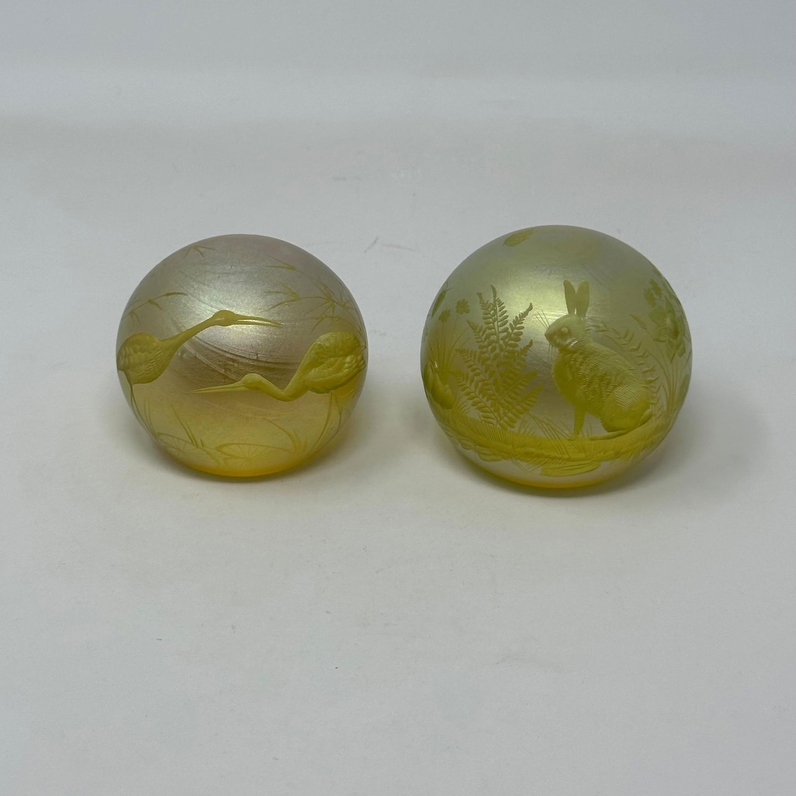 2 Lubomir Richter Orient and Flume paperweights. (1 of 19)