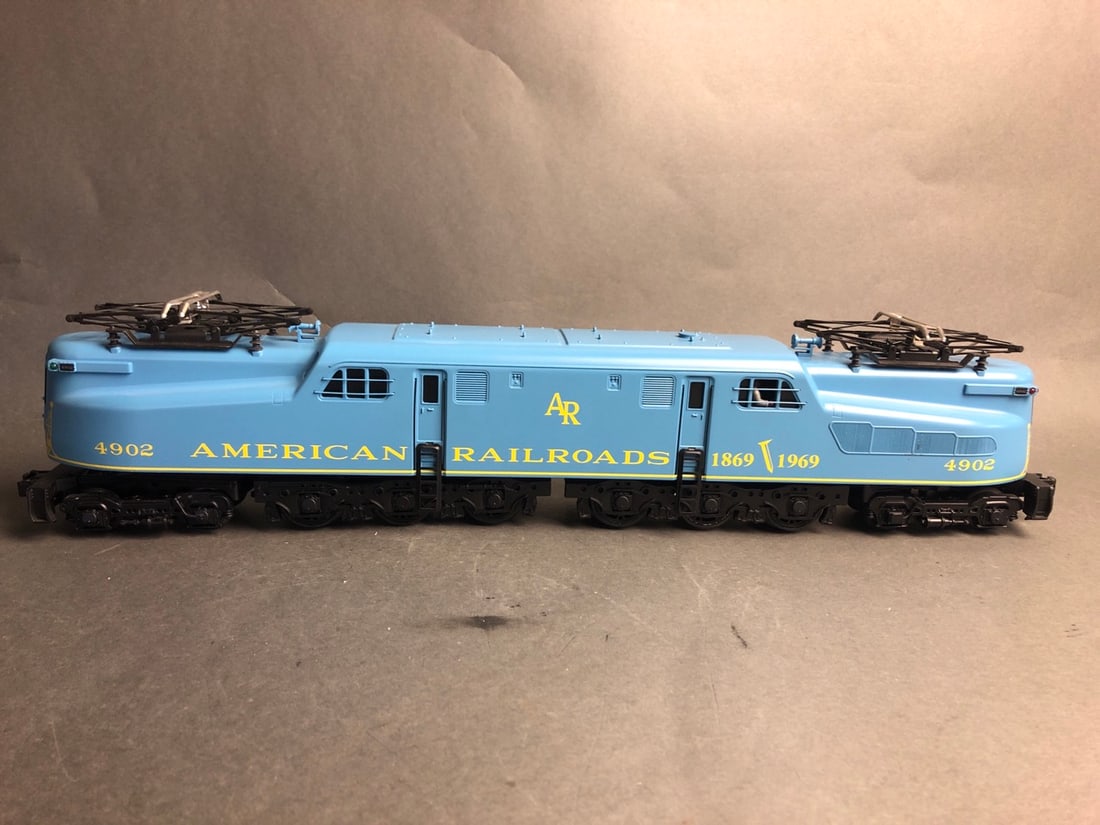 Mikes Train House O-Scale GG-1 electric engine - American Railroads - 20-5522-1 When tested car (1 of 11)